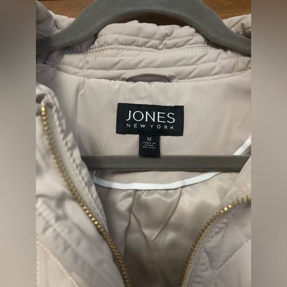 Jones Women’s Winter Coat - Picture 6 of 9